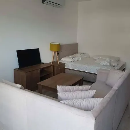 Uptown Park Apartment *